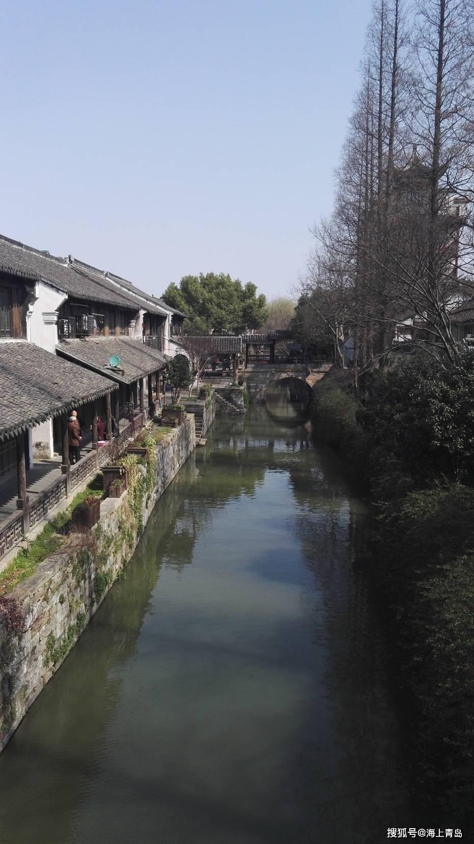 跳动的旋转球